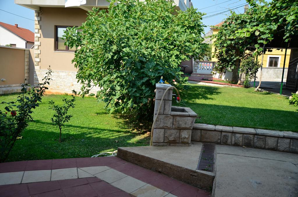 Apartments Leo トレビニエ 部屋 写真